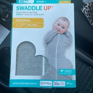 NB love to dream swaddle - arms up